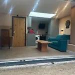 Inviting 1-Bed Studio In London