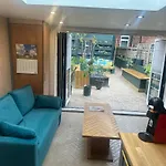 Inviting 1-Bed Studio In London