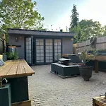 Inviting 1-Bed Studio In London
